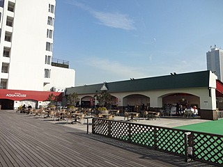 8F屋上 「スカイデッキ広場」 軽食コーナー